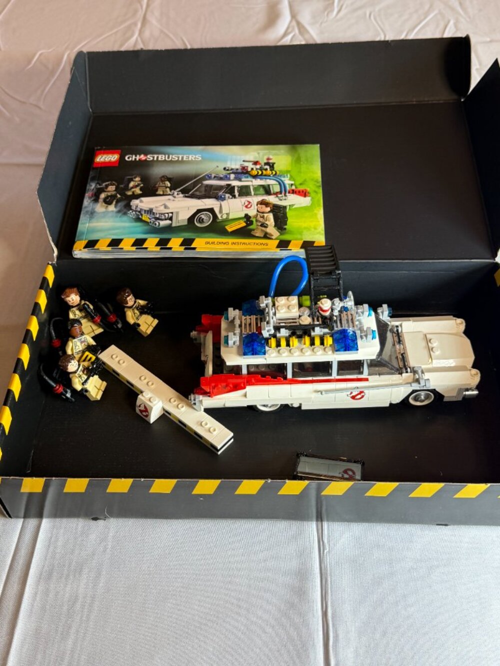 Lego 21108 Ghostbusters set, complete. Already built, all figures, instr. & box! - Picture 2 of 6